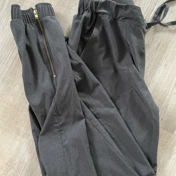 Sold - Picture 3 of 5